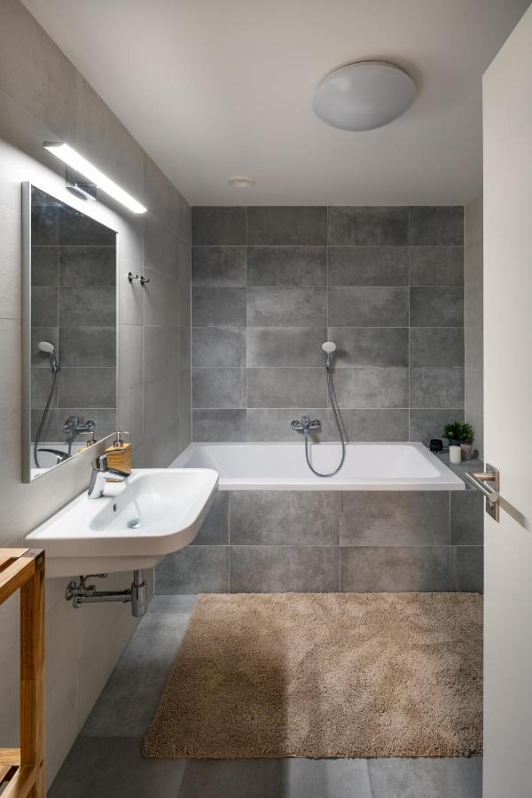Prague Days - Exclusive Condo In Trendy Neighbourhood Zewnętrze zdjęcie